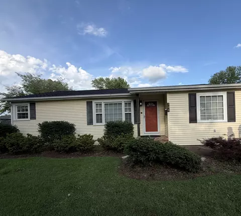 208 Todd St, Martin, TN 38237