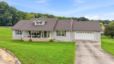 204 Rosewood Dr NE, Cleveland, TN 37312