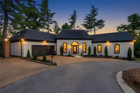 105 Burlington Ct, Nashville, TN 37215