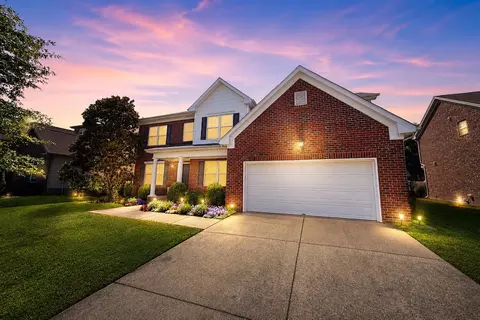 5037 Saint Ives Dr, Murfreesboro, TN 37128