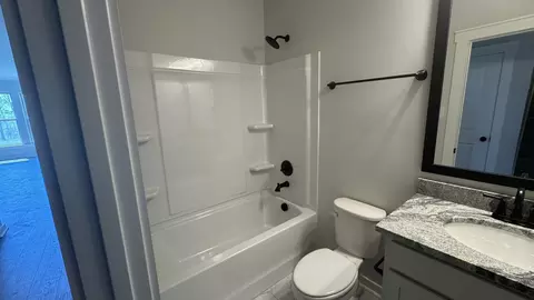 Bath - 482 W Foxrun, Springfield, TN 37172 photo 3 of 4