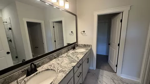 Bath - 482 W Foxrun, Springfield, TN 37172 photo 1 of 4