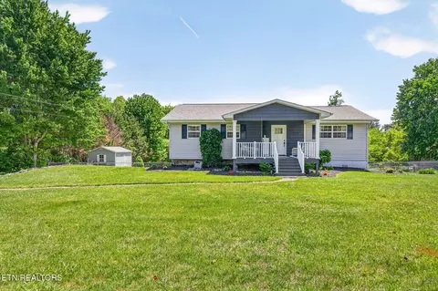 136 Hood Dr, Crossville, TN 38555