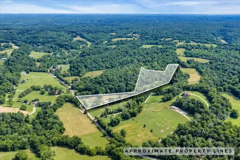 2896 Fly Rd, Santa Fe, TN 38482