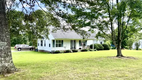 153 Commodore Cir, Summertown, TN 38483