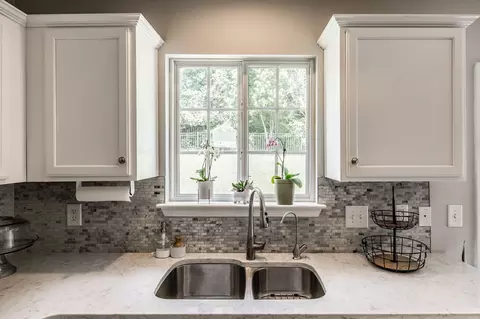 Kitchen - 110 Dimaggio Dr, Springfield, TN 37172 photo 5 of 5