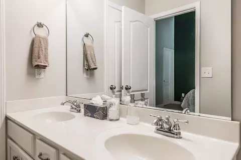 Bath - 110 Dimaggio Dr, Springfield, TN 37172 photo 2 of 4
