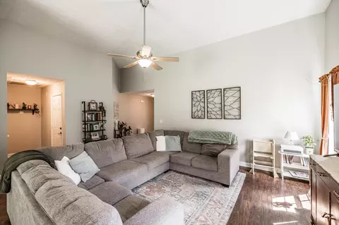 Living - 110 Dimaggio Dr, Springfield, TN 37172 photo 1 of 1