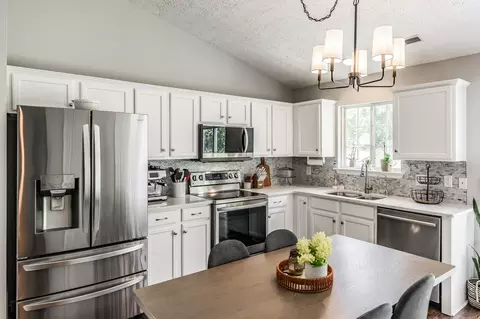 Kitchen - 110 Dimaggio Dr, Springfield, TN 37172 photo 1 of 5