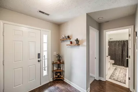Entry Way - 110 Dimaggio Dr, Springfield, TN 37172 photo 4 of 4