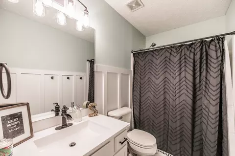 Bath - 110 Dimaggio Dr, Springfield, TN 37172 photo 3 of 4