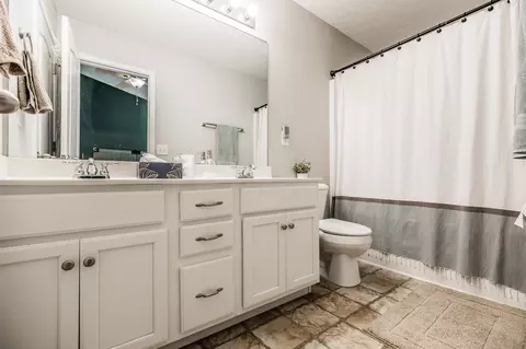 Bath - 110 Dimaggio Dr, Springfield, TN 37172 photo 1 of 4