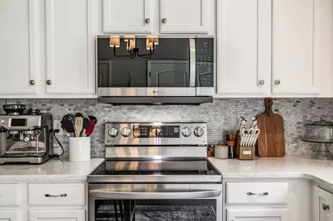 Kitchen - 110 Dimaggio Dr, Springfield, TN 37172 photo 3 of 5
