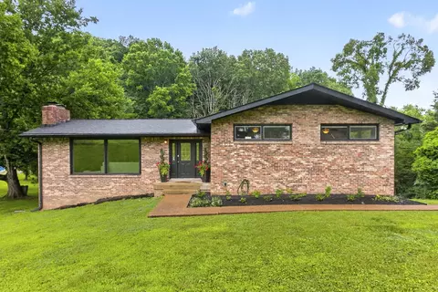 9077 Old Charlotte Pike, Pegram, TN 37143