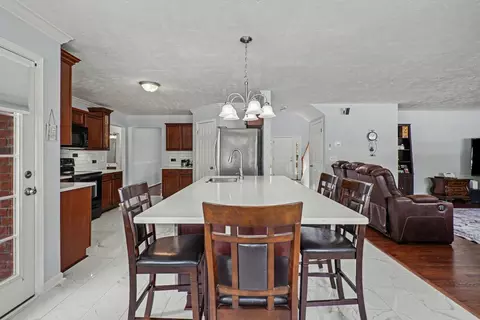 107 Seven Springs Dr, Mount Juliet, TN 37122