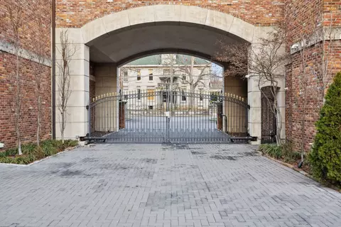 102 W End Close #102, Nashville, TN 37205