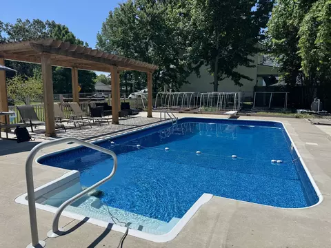 2154 N Meadow Dr, Clarksville, TN 37043
