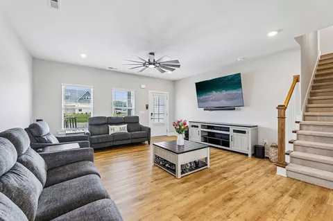 Living - 710 Vrabel Rd, Murfreesboro, TN 37130 photo 1 of 1
