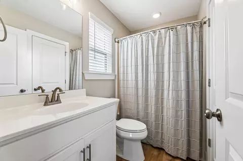 Bath - 710 Vrabel Rd, Murfreesboro, TN 37130 photo 3 of 4