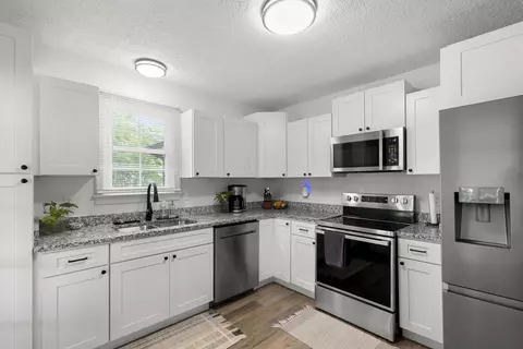 Kitchen - 100 Brook Dr, Dickson, TN 37055 photo 2 of 4
