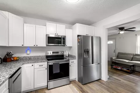 Kitchen - 100 Brook Dr, Dickson, TN 37055 photo 3 of 4