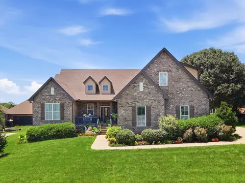 119 Millers Pt, Gallatin, TN 37066