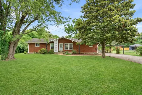 5004 W Durrett Dr, Nashville, TN 37211