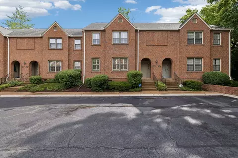 220 Westchase Dr, Nashville, TN 37205