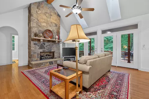 1835 Ridge Cliff Dr, Monteagle, TN 37356