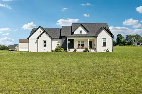 104 Aplin Branch Rd, Cottontown, TN 37048