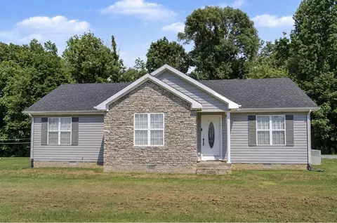 104 Leigh Anna Cir, Lafayette, TN 37083