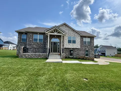 794 Carrillo Dr, Clarksville, TN 37040