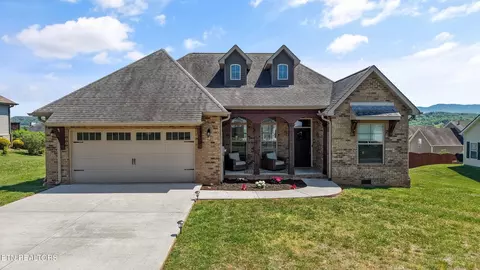 2749 Vista Meadows Ln, Sevierville, TN 37876