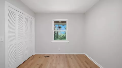 Bedroom - 7101 Moreview Rd, Chattanooga, TN 37412 photo 2 of 10