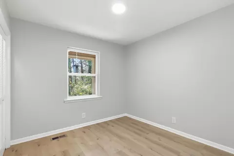 Bedroom - 7101 Moreview Rd, Chattanooga, TN 37412 photo 1 of 7
