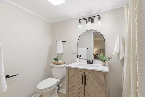Bath - 7101 Moreview Rd, Chattanooga, TN 37412 photo 3 of 4