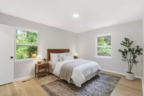Bedroom - 7101 Moreview Rd, Chattanooga, TN 37412 photo 3 of 7