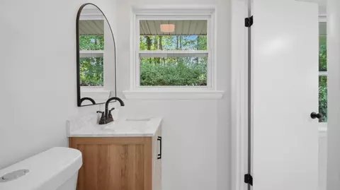 Bath - 7101 Moreview Rd, Chattanooga, TN 37412 photo 9 of 10