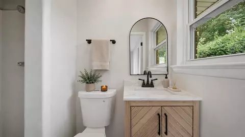 Bath - 7101 Moreview Rd, Chattanooga, TN 37412 photo 5 of 10