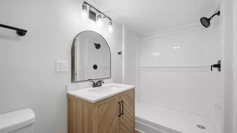 Bath - 7101 Moreview Rd, Chattanooga, TN 37412 photo 8 of 10