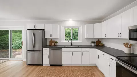 Kitchen - 7101 Moreview Rd, Chattanooga, TN 37412 photo 1 of 3