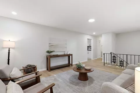 Living - 7101 Moreview Rd, Chattanooga, TN 37412 photo 4 of 6