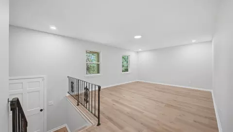 Living - 7101 Moreview Rd, Chattanooga, TN 37412 photo 2 of 5
