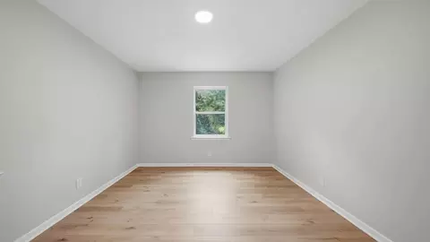Bedroom - 7101 Moreview Rd, Chattanooga, TN 37412 photo 8 of 10