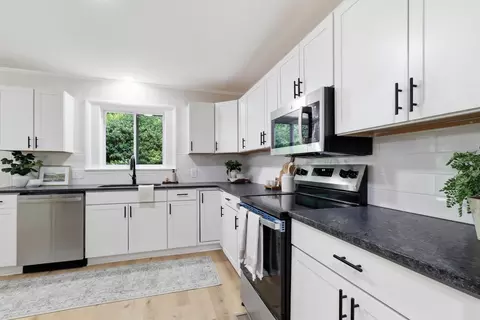 Kitchen - 7101 Moreview Rd, Chattanooga, TN 37412 photo 1 of 4