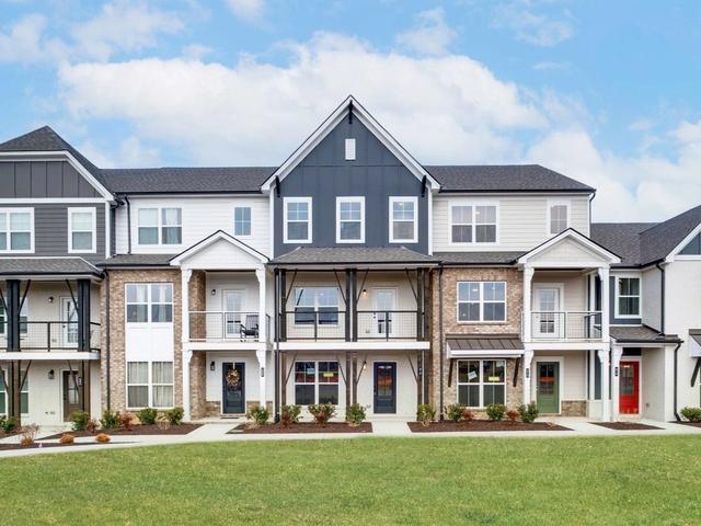 606 Granbury Pvt Dr, Hendersonville, TN 37075