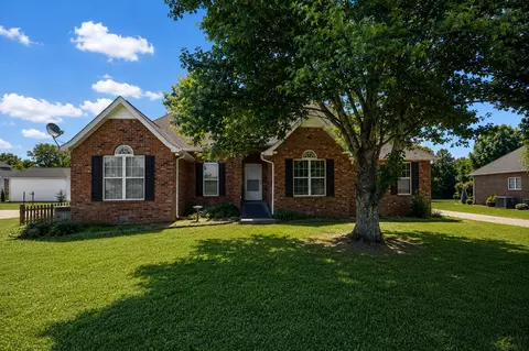107 Honeysuckle Ct, Murfreesboro, TN 37129