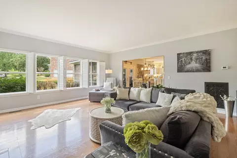 Living - 1005 Market St, Franklin, TN 37067 photo 5 of 7