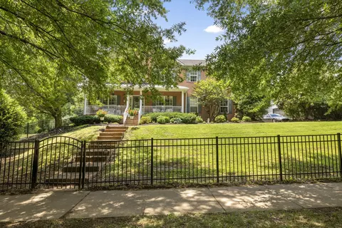Exterior - 1005 Market St, Franklin, TN 37067 photo 9 of 17