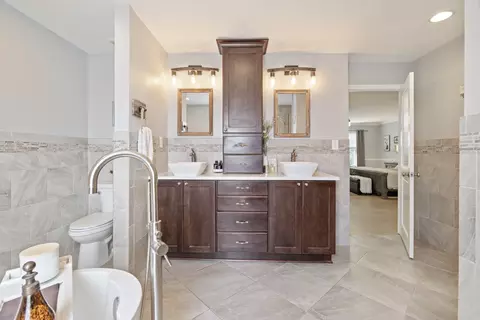 Bath - 1005 Market St, Franklin, TN 37067 photo 6 of 10